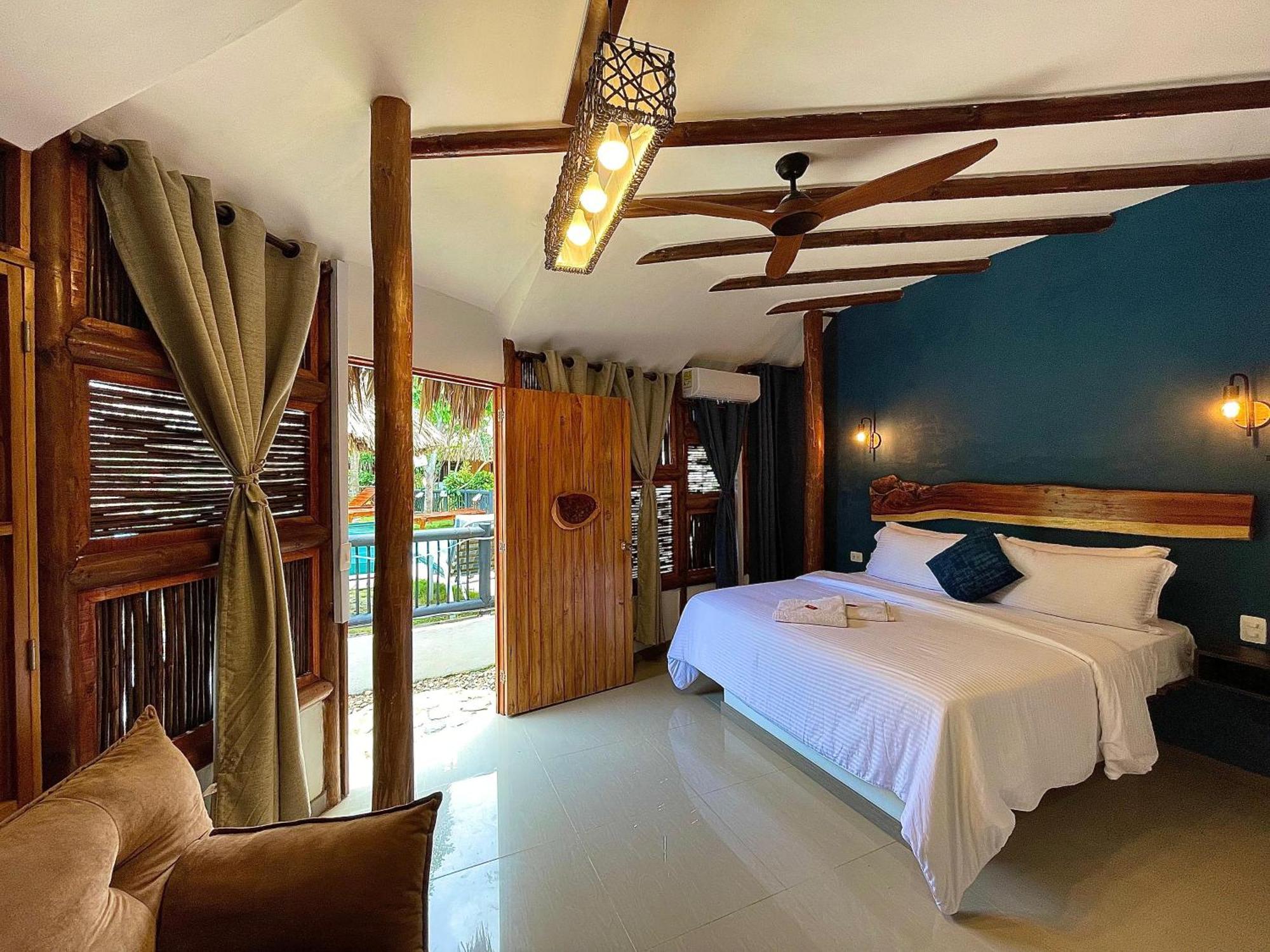 Bikini Hotel & Pool Паломино Экстерьер фото